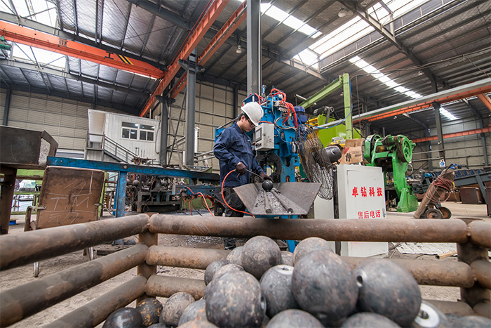 沙河网架配件-螺栓球加工车间